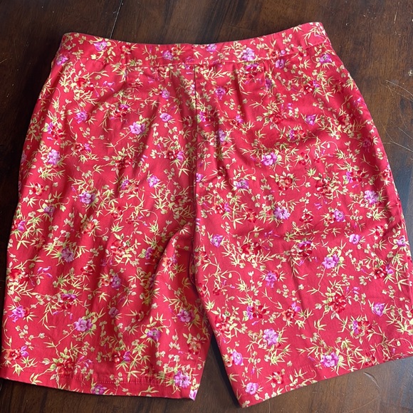 Fourteen Thirty One 1431 Floral Shorts - Picture 2 of 9